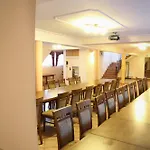 I Restauracja Nowak By Babula Maison d'hôtes