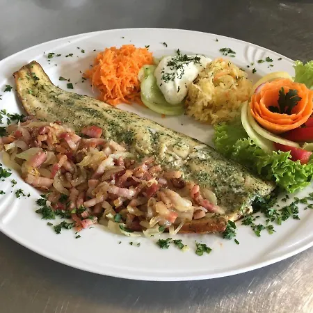I Restauracja Nowak By Babula Maison d'hôtes