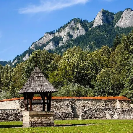 بيت ضيافة Pensjonat I Restauracja Nowak Łapsze Niżne