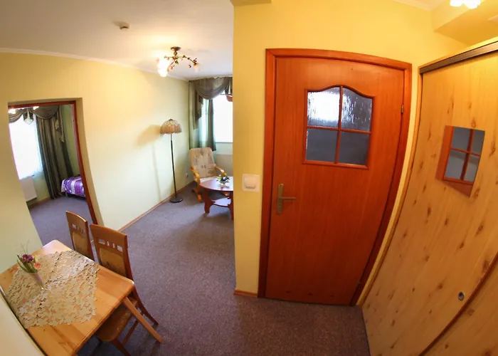 Pensjonat I Restauracja Nowak Vendégház Łapsze Niżne